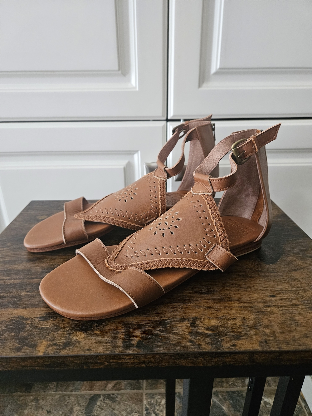 NWOB Bali ELF Savannah Leather T-strap Sandals - Made by Hand
